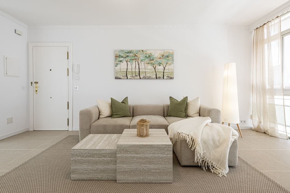 Middle Floor Apartment in Estepona — photo 5 of 10