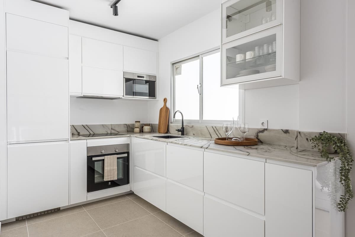 Middle Floor Apartment in Estepona — photo 7 of 10