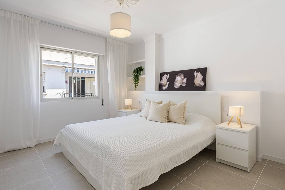 Middle Floor Apartment in Estepona — photo 9 of 10