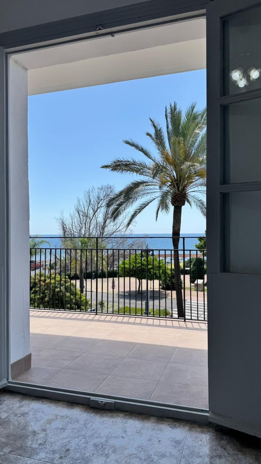 Middle Floor Apartment in Estepona — photo 2 of 10