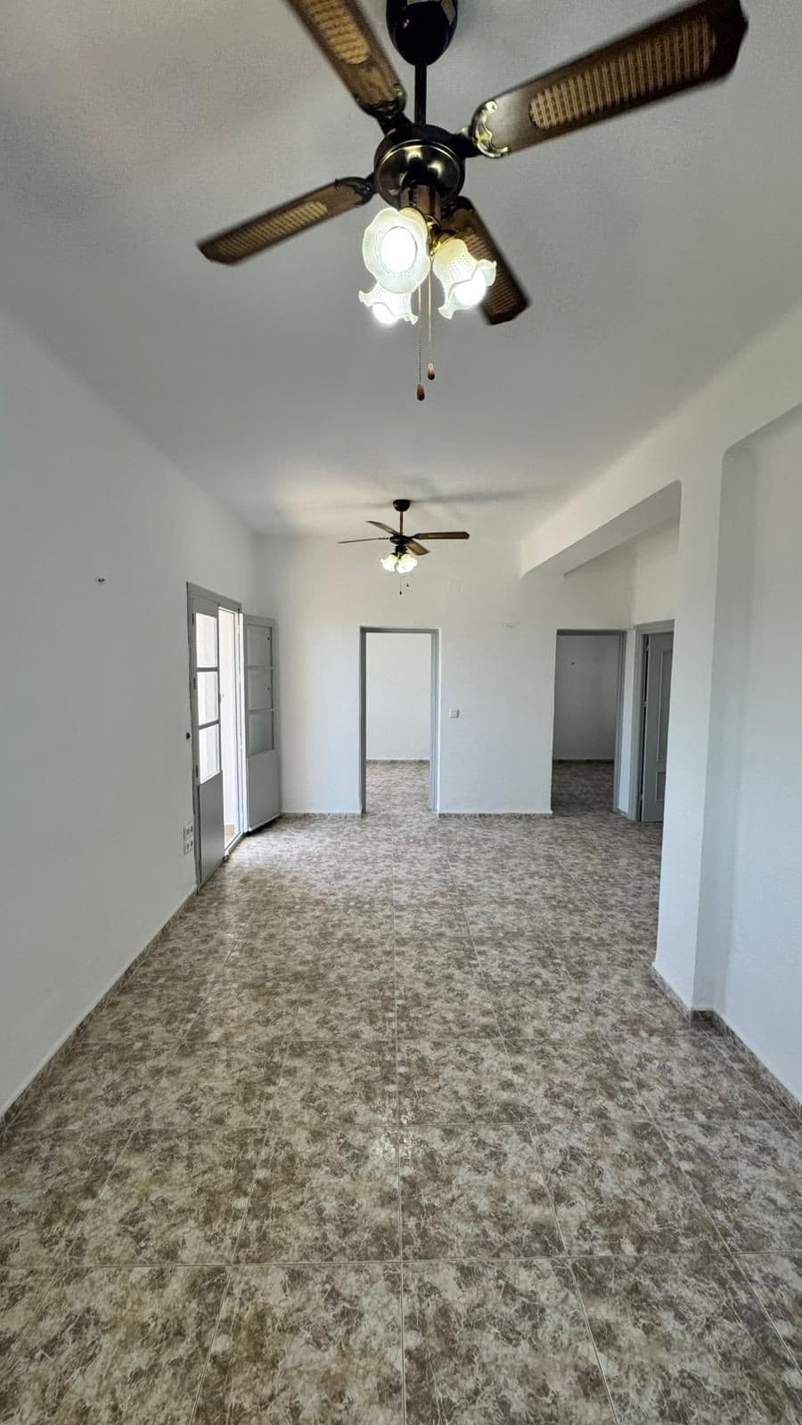 Middle Floor Apartment in Estepona — photo 6 of 10