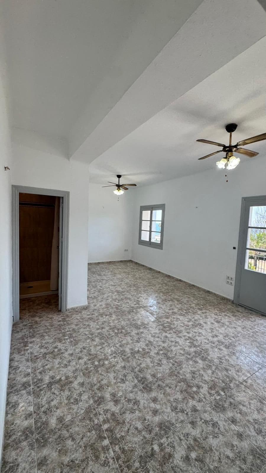 Middle Floor Apartment in Estepona — photo 7 of 10