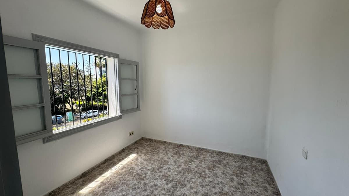 Middle Floor Apartment in Estepona — photo 9 of 10