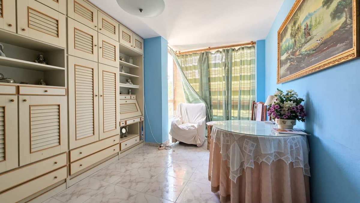 Middle Floor Apartment in Marbella — photo 4 of 10