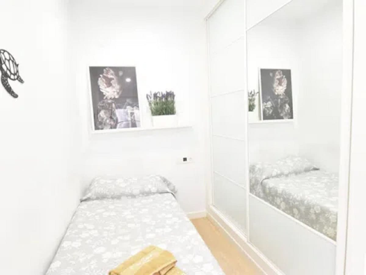 Middle Floor Apartment in Málaga Centro — photo 6 of 9