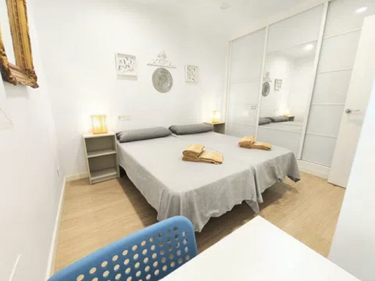 Middle Floor Apartment in Málaga Centro — photo 9 of 9