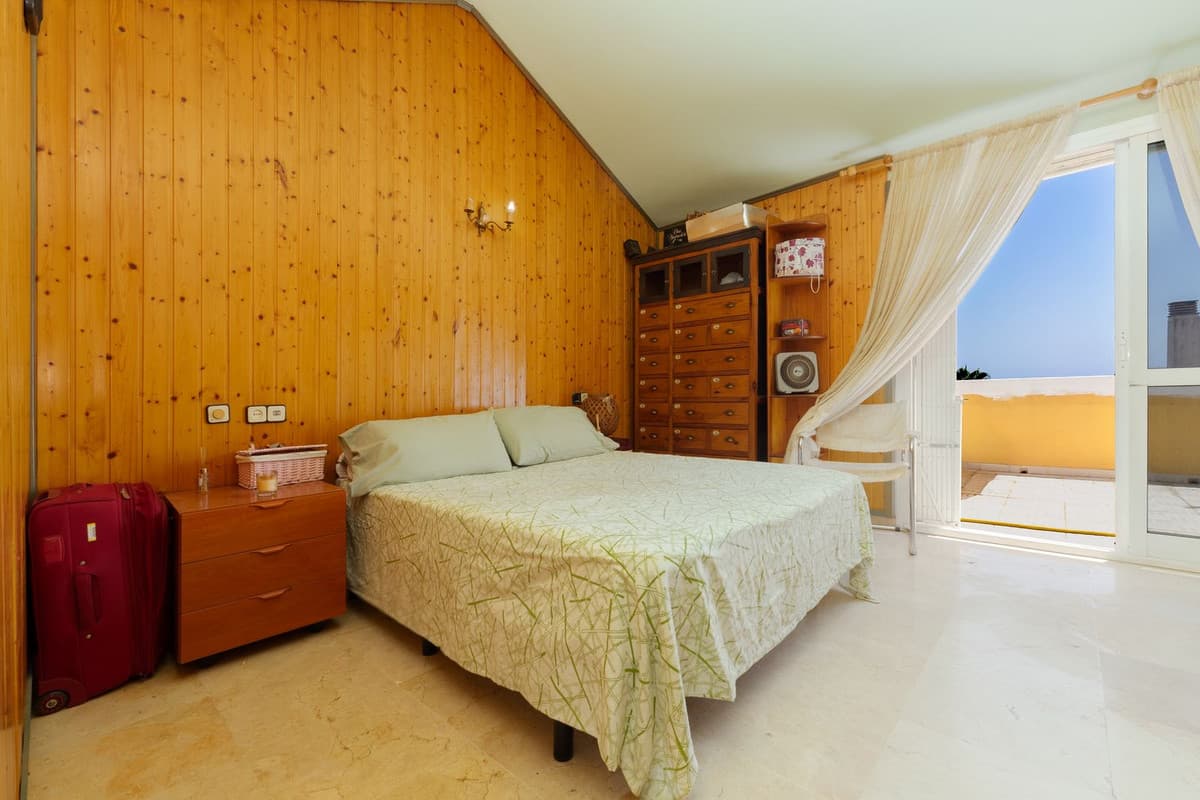 Townhouse in Las Lagunas — photo 4 of 10
