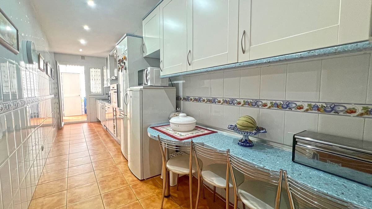 Middle Floor Apartment in Marbella — photo 6 of 10