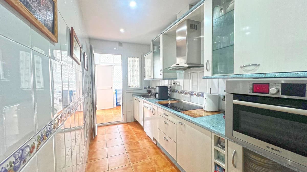 Middle Floor Apartment in Marbella — photo 7 of 10