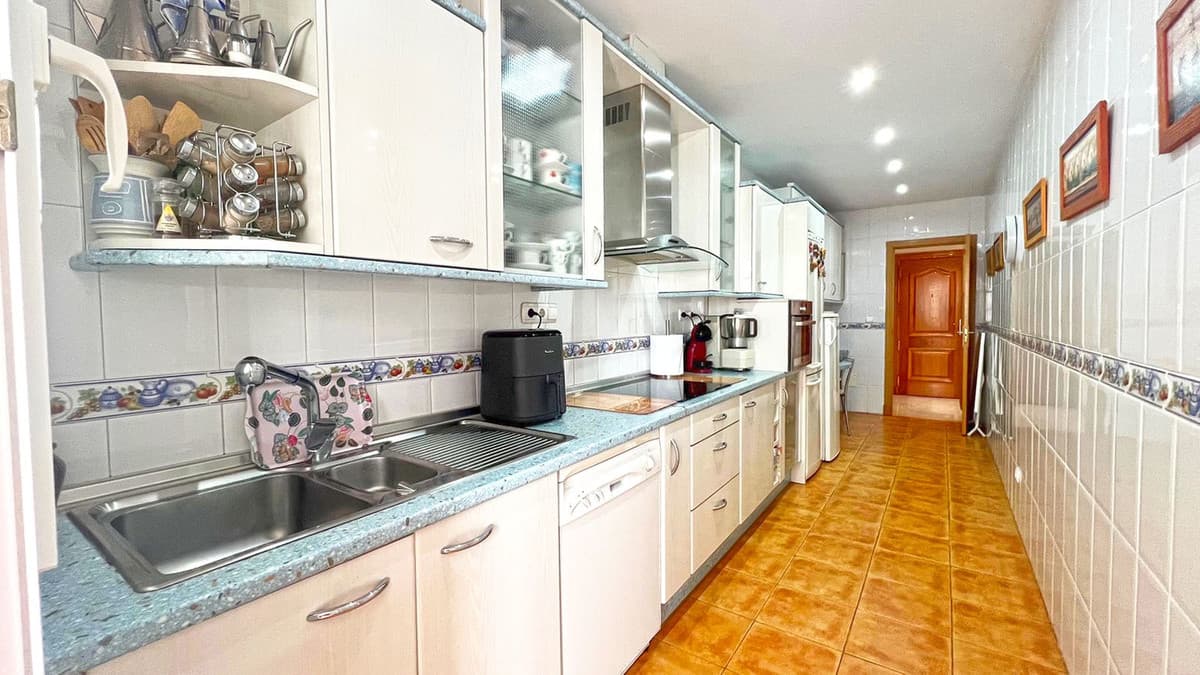 Middle Floor Apartment in Marbella — photo 9 of 10