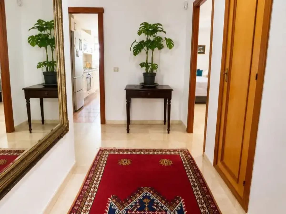 Middle Floor Apartment in Marbella — photo 10 of 10