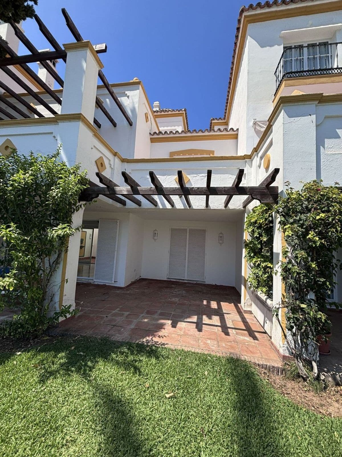 Townhouse in Estepona — photo 3 of 10