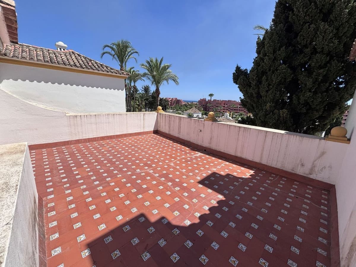 Townhouse in Estepona — photo 9 of 10