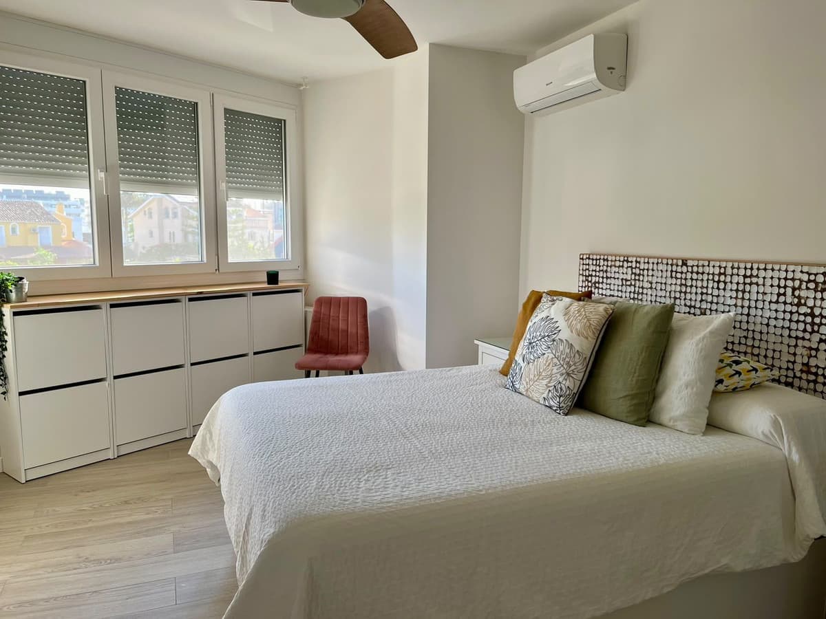 Middle Floor Apartment in Los Alamos — photo 4 of 10