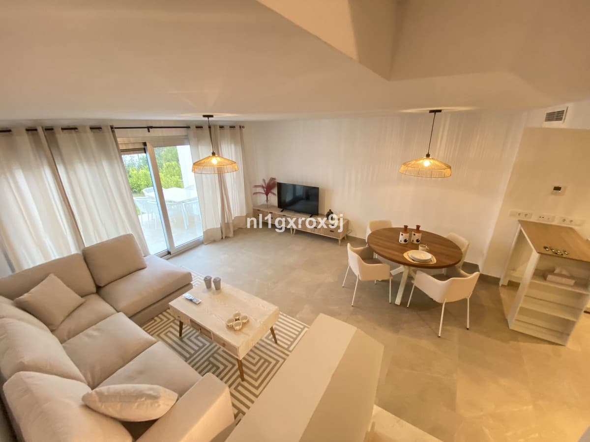 Townhouse in Estepona — photo 6 of 10