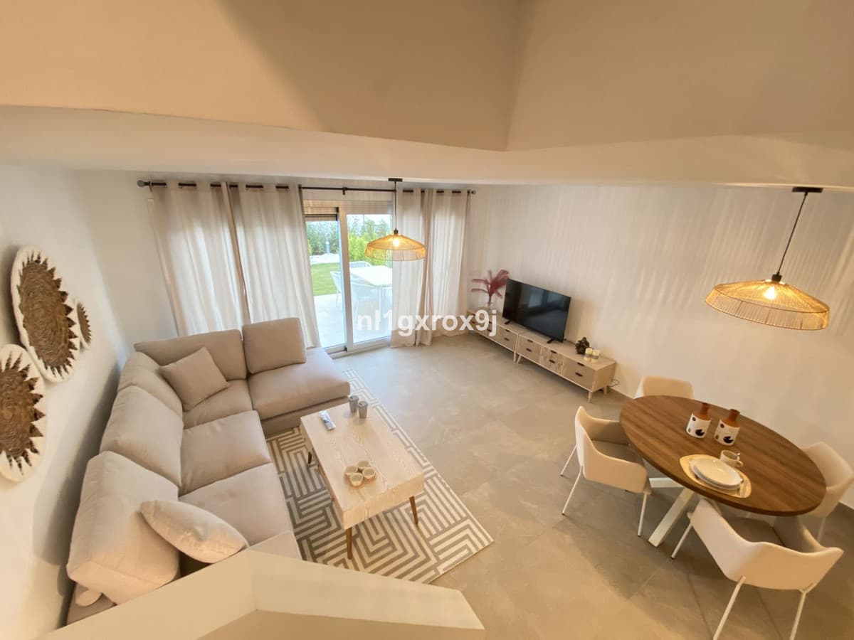 Townhouse in Estepona — photo 7 of 10