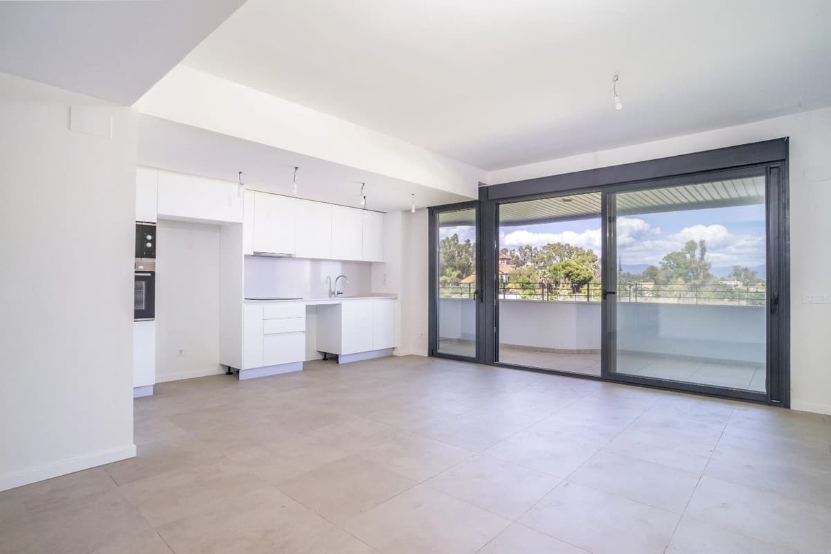 Middle Floor Apartment in Torremolinos — photo 2 of 10