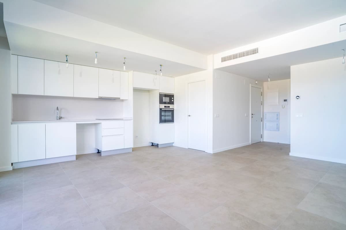 Middle Floor Apartment in Torremolinos — photo 6 of 10