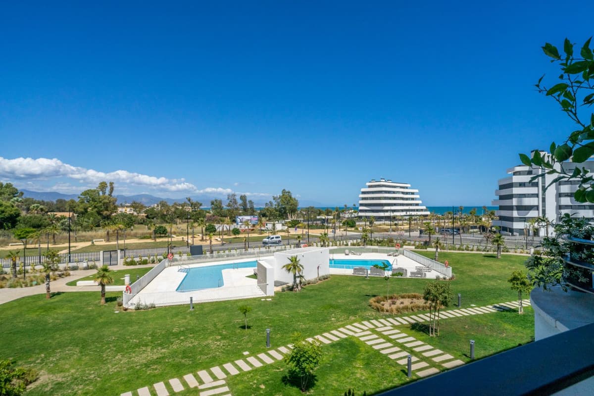 Middle Floor Apartment in Torremolinos — photo 10 of 10
