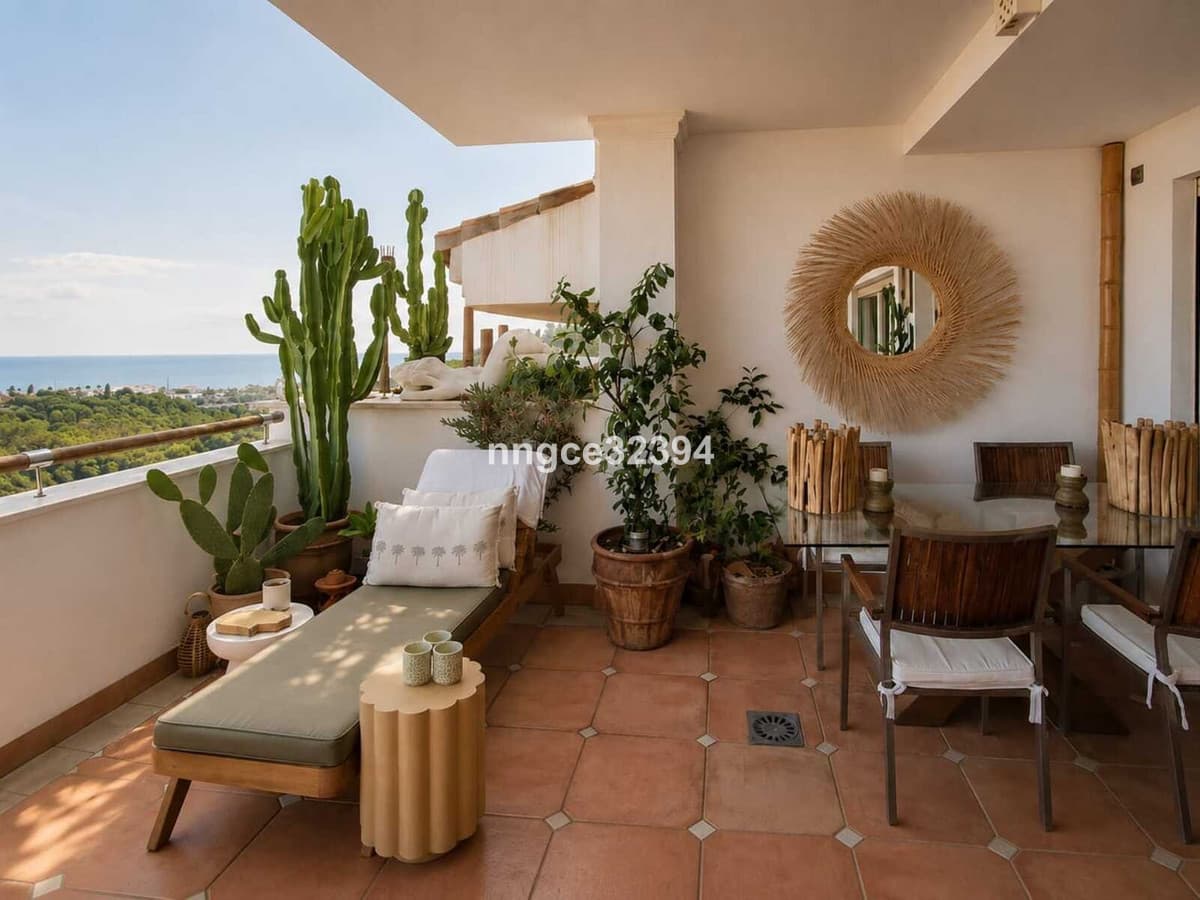 Middle Floor Apartment in Sierra Blanca — photo 5 of 10