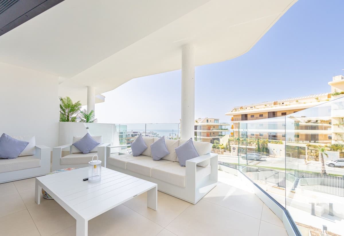 Middle Floor Apartment in Fuengirola — photo 1 of 10