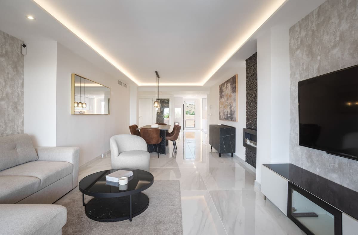 Middle Floor Apartment in Elviria — photo 5 of 10