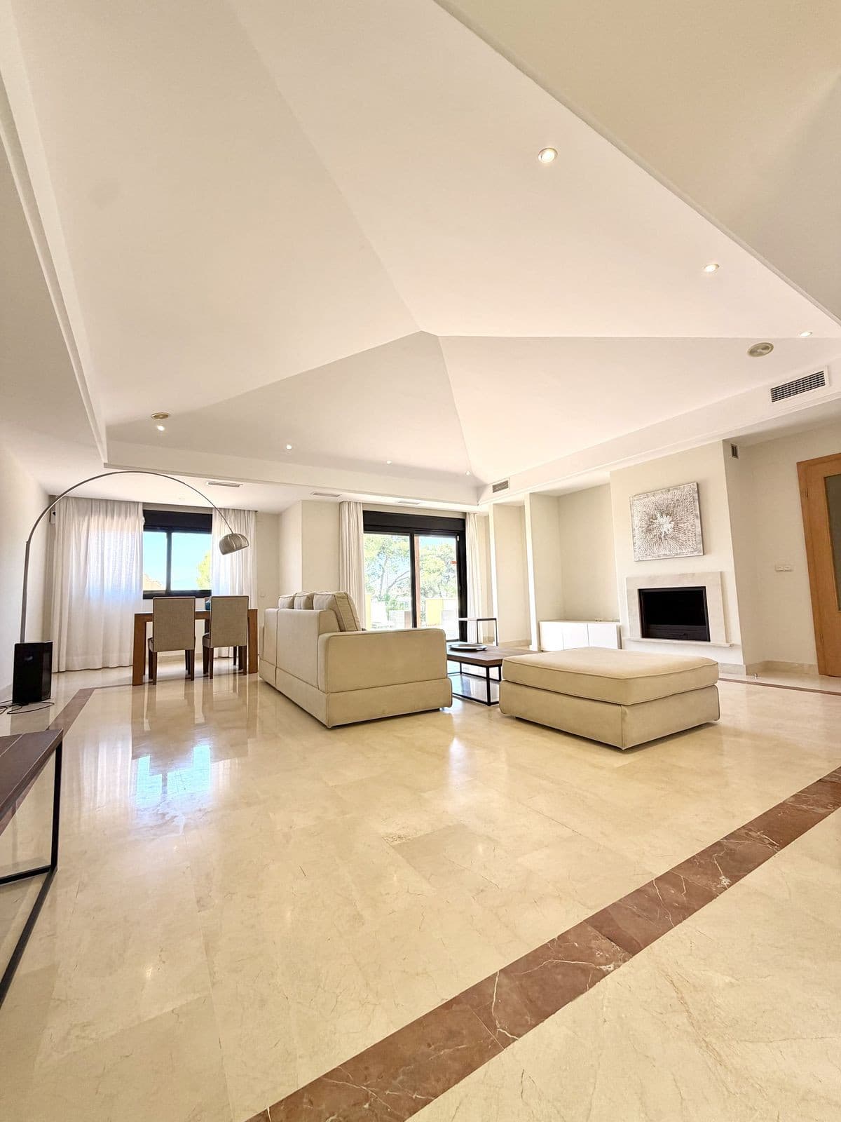 Top Floor Apartment in Puerto Banús — photo 4 of 10