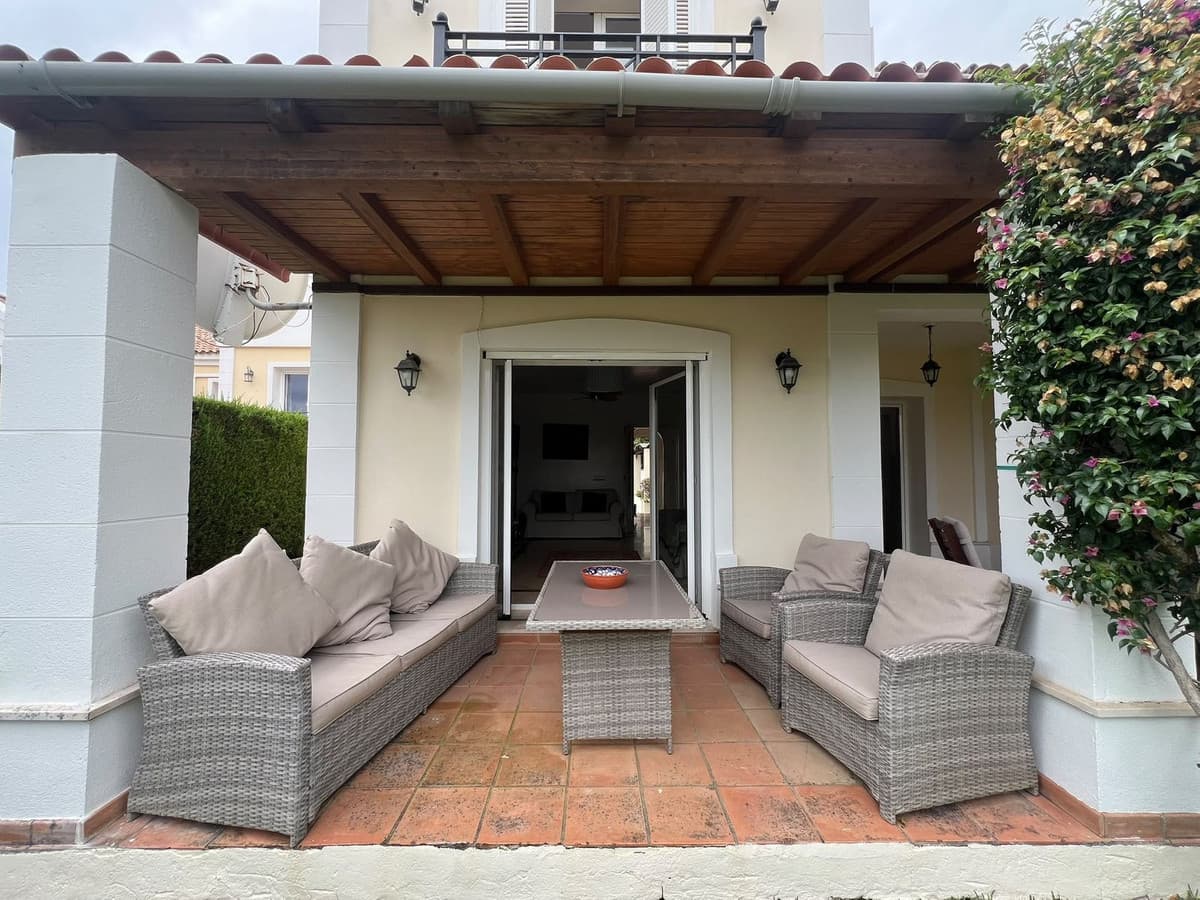 Semi-Detached House in La Alcaidesa — photo 3 of 10