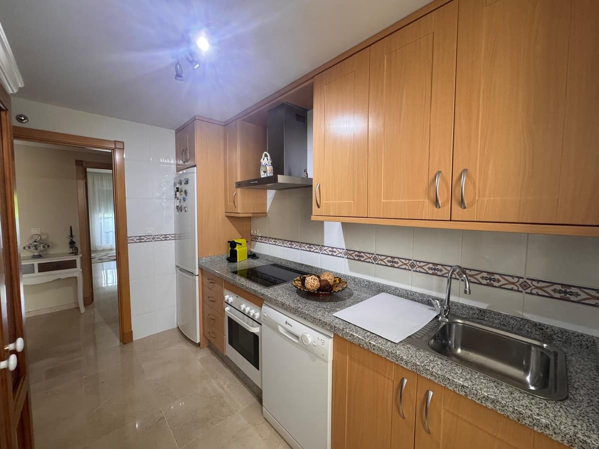 Middle Floor Apartment in La Duquesa — photo 8 of 10