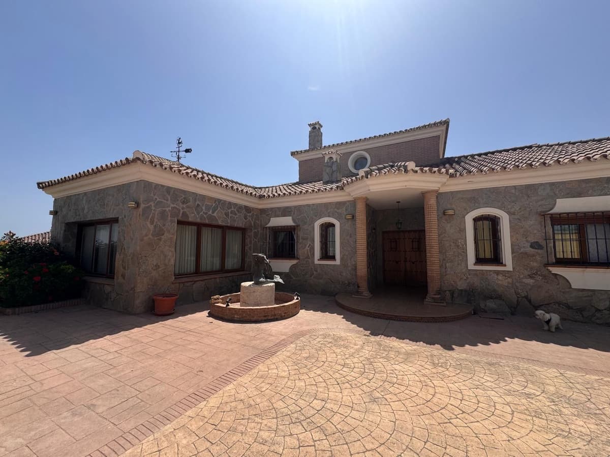 Detached Villa in Manilva — photo 2 of 10