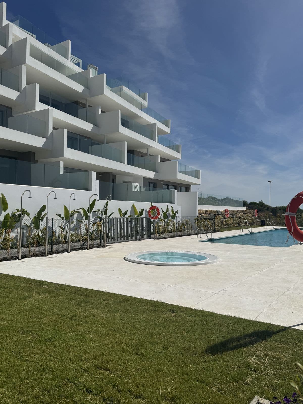 Middle Floor Apartment in La Duquesa — photo 2 of 10