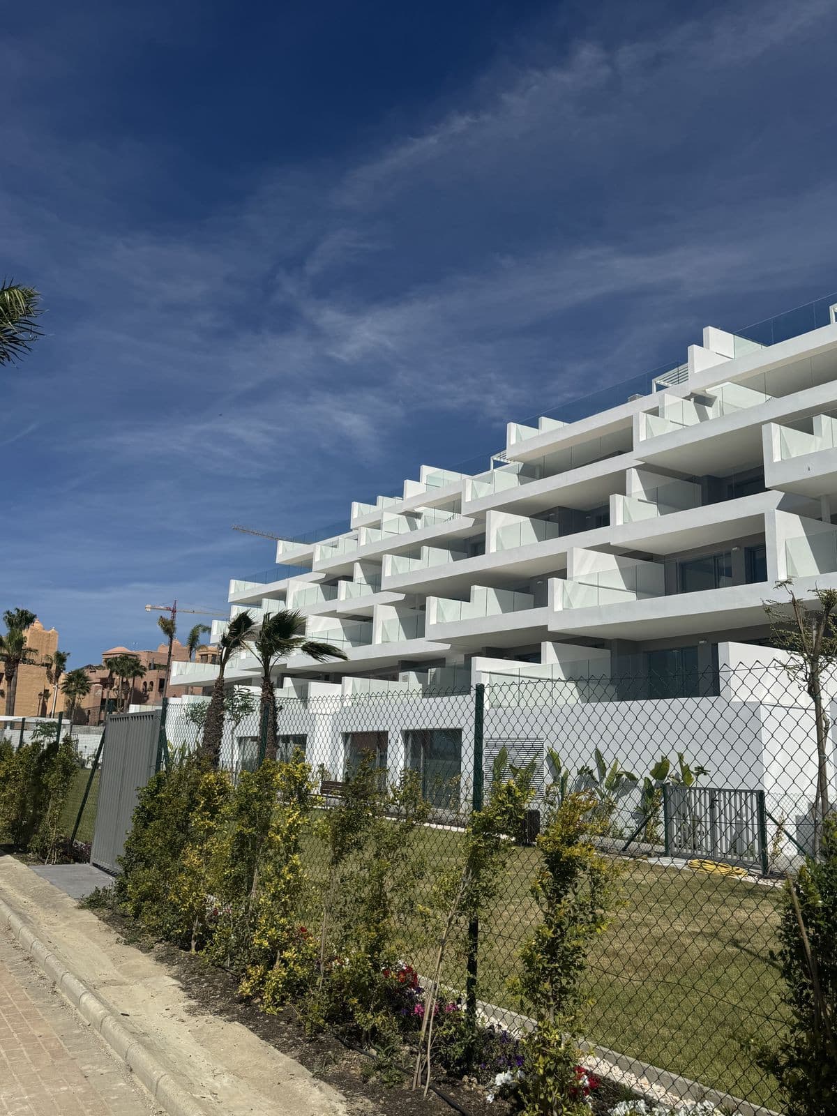 Middle Floor Apartment in La Duquesa — photo 3 of 10