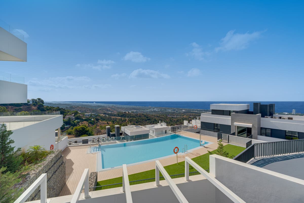 Middle Floor Apartment in Altos de los Monteros — photo 8 of 10
