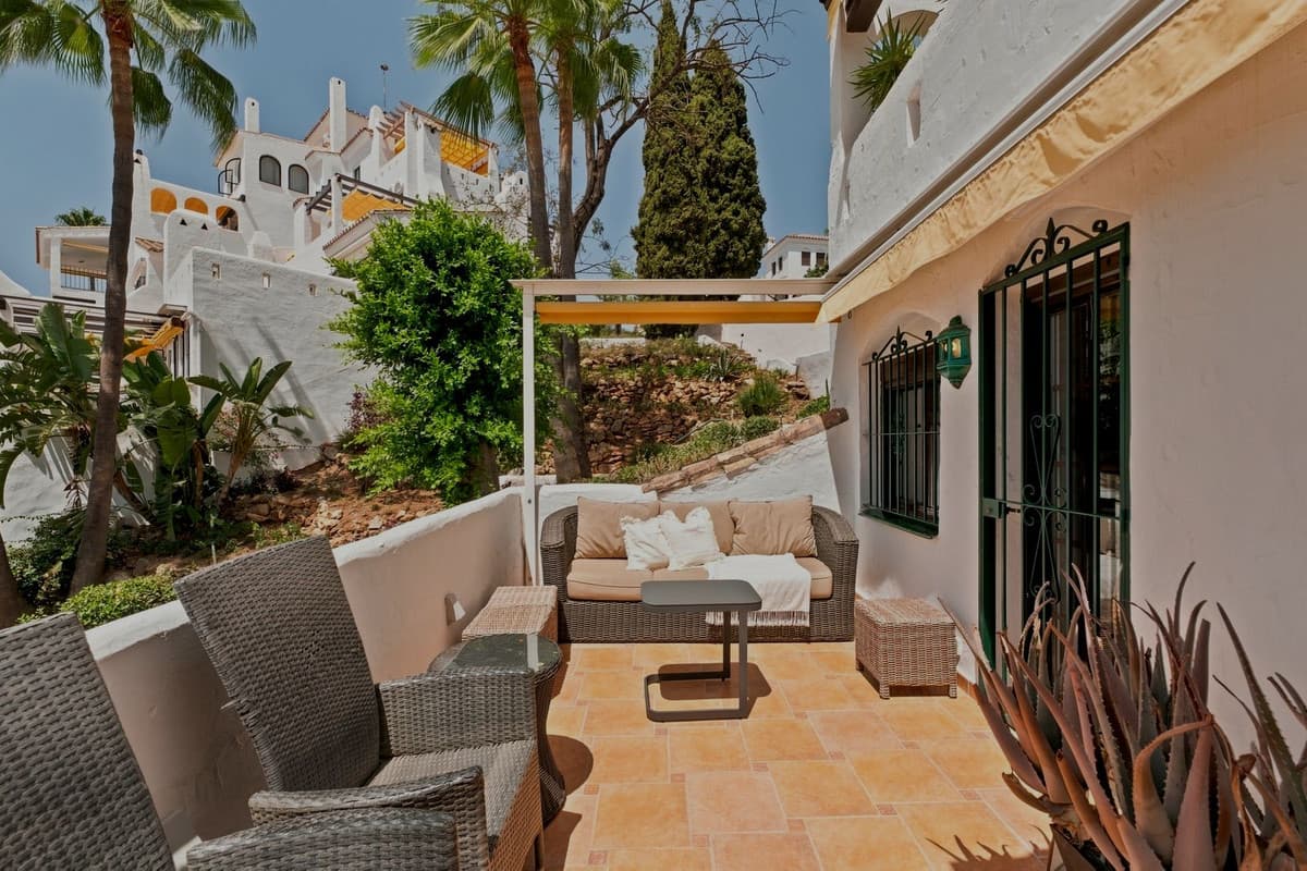 Middle Floor Apartment in Nueva Andalucía — photo 7 of 10