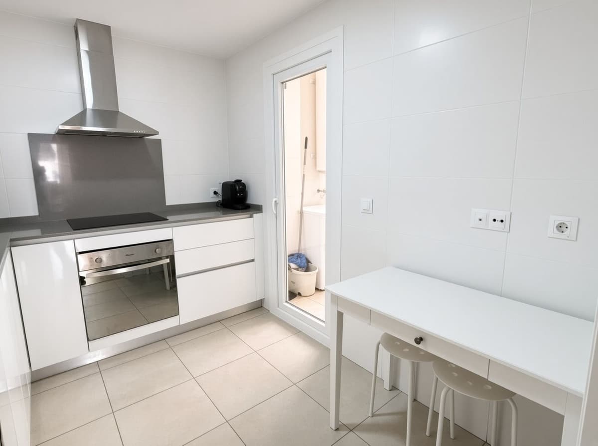 Middle Floor Apartment in La Campana — photo 8 of 10