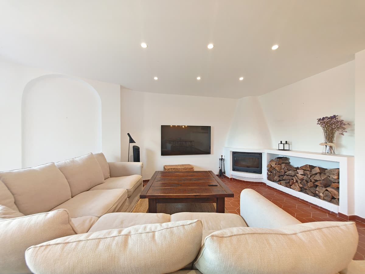 Townhouse in Altos de los Monteros — photo 3 of 10
