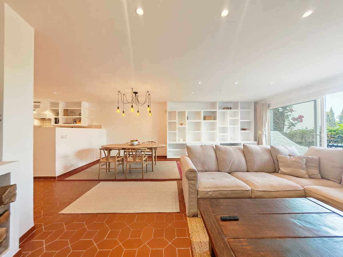 Townhouse in Altos de los Monteros — photo 6 of 10