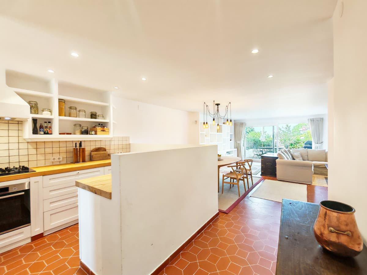 Townhouse in Altos de los Monteros — photo 9 of 10