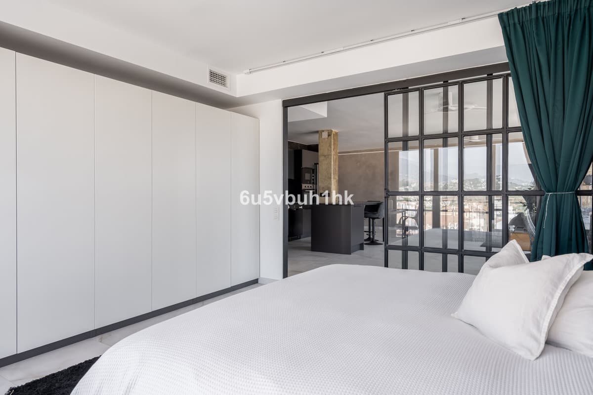 Middle Floor Apartment in Las Lagunas — photo 8 of 10
