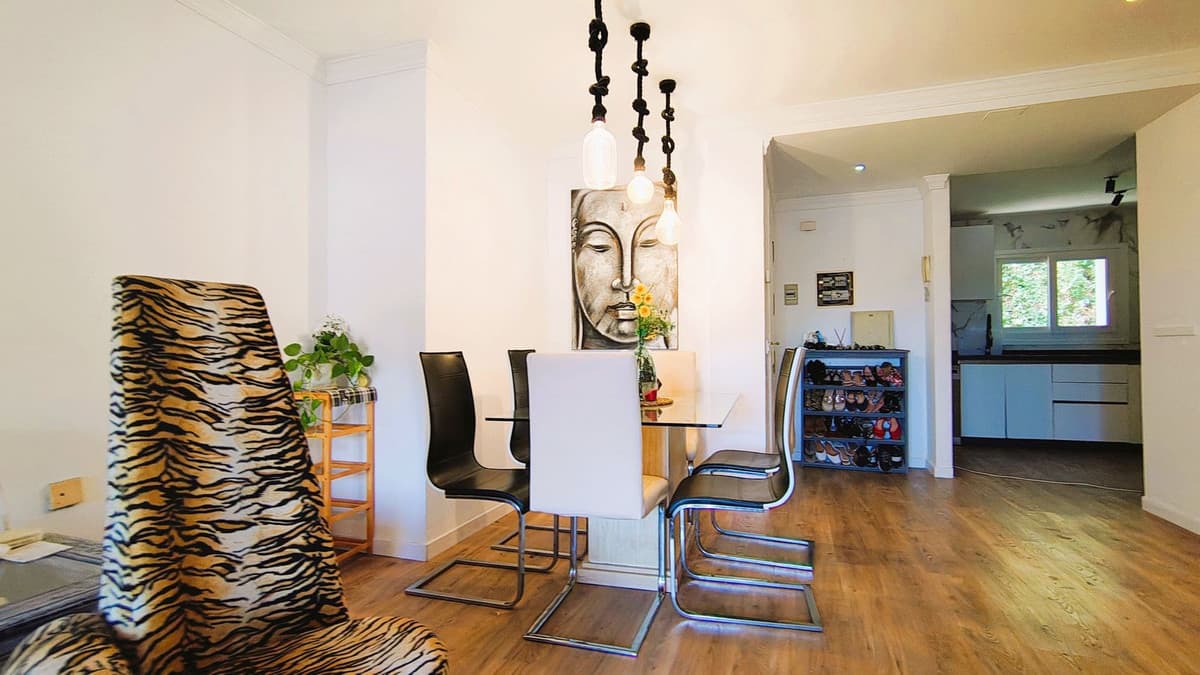 Middle Floor Apartment in La Quinta — photo 5 of 10