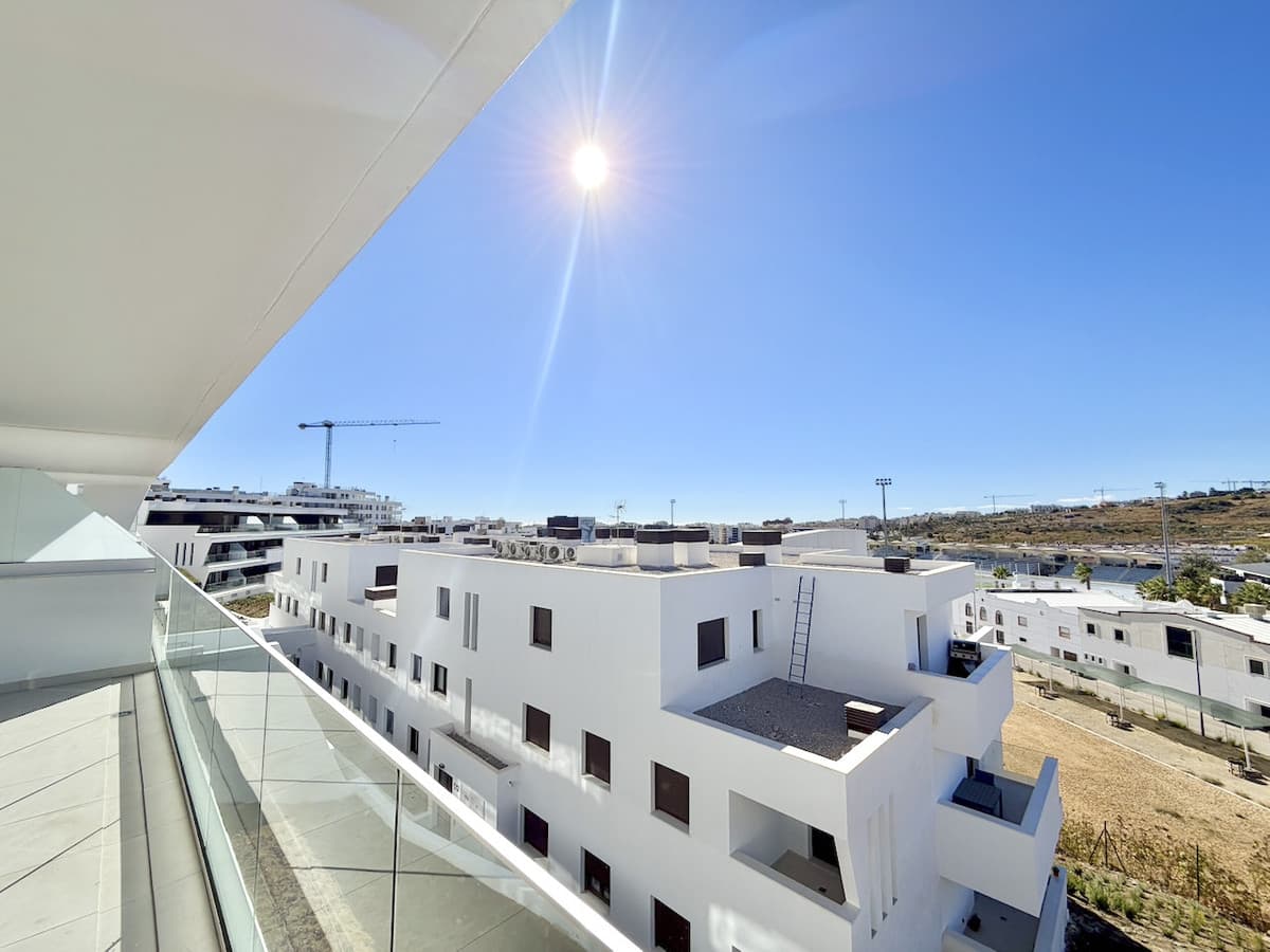 Middle Floor Apartment in Estepona — photo 2 of 10