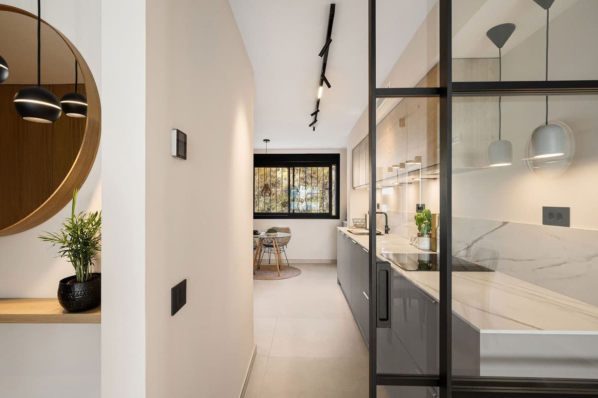 Middle Floor Apartment in Nueva Andalucía — photo 5 of 10