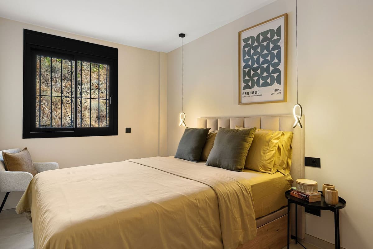 Middle Floor Apartment in Nueva Andalucía — photo 8 of 10