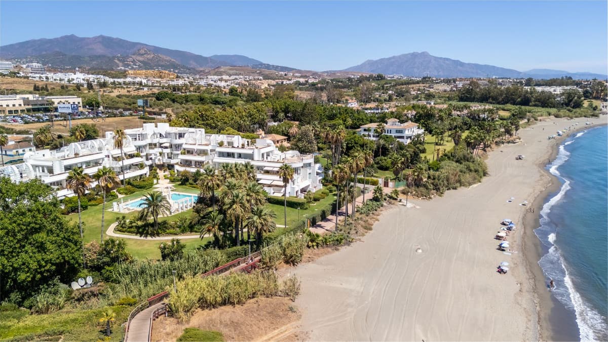 Middle Floor Apartment in Estepona — photo 4 of 10