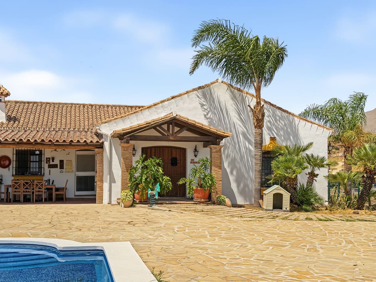 Cortijo in Casares — photo 4 of 10