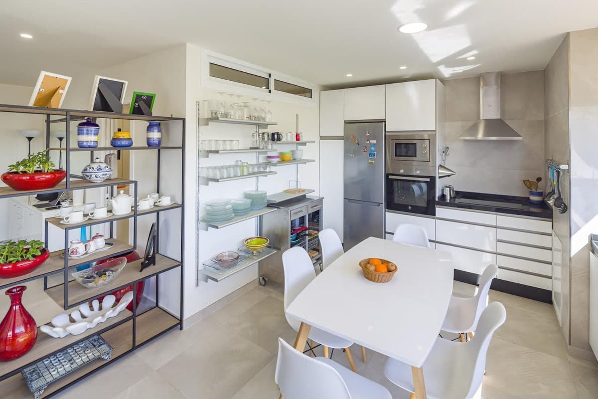 Middle Floor Apartment in Nueva Andalucía — photo 5 of 10