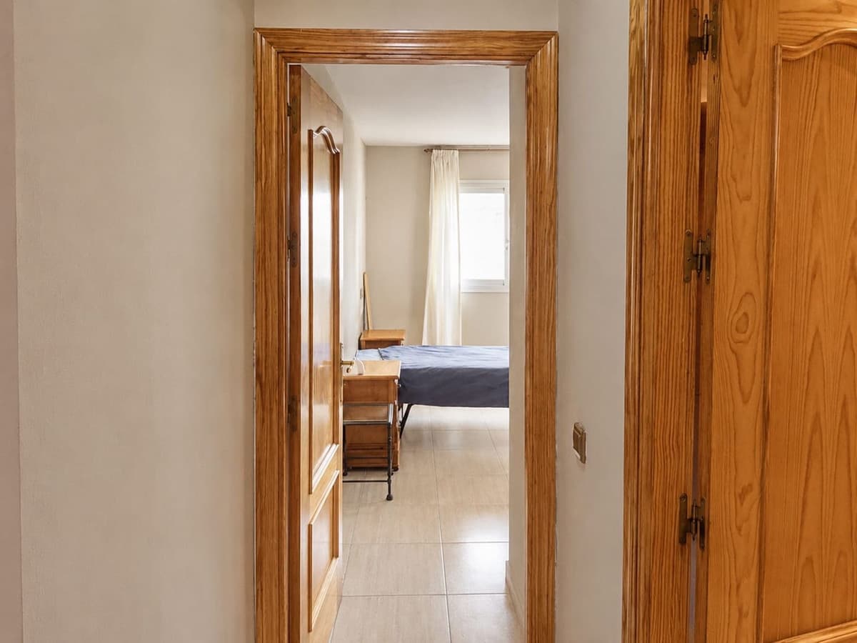 Middle Floor Apartment in Marbella — photo 4 of 10