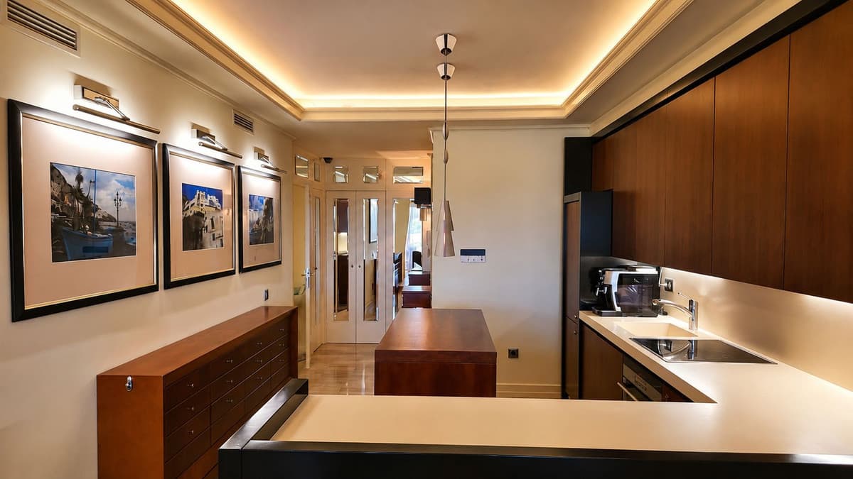 Middle Floor Apartment in Sierra Blanca — photo 3 of 10