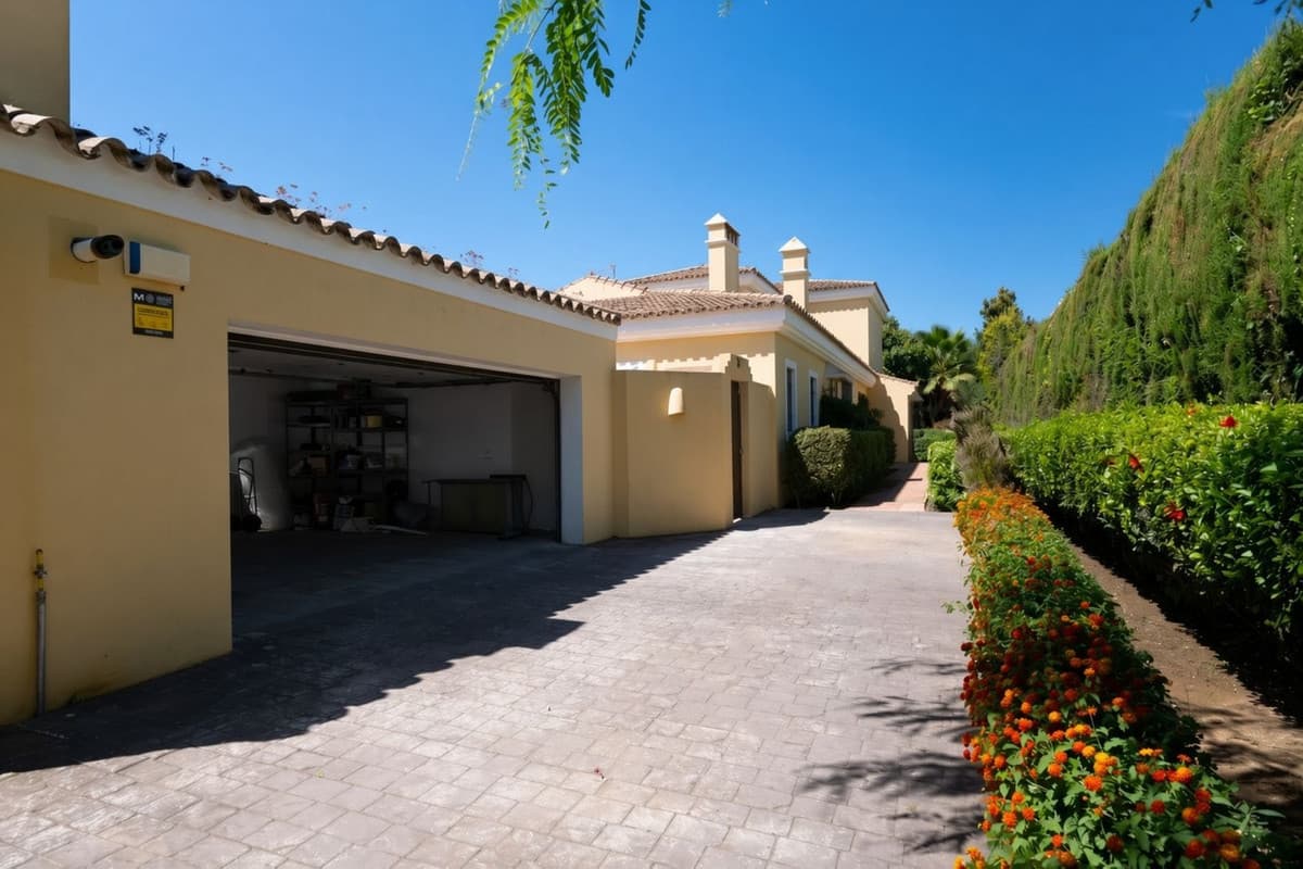 Detached Villa in Sotogrande Costa — photo 8 of 10