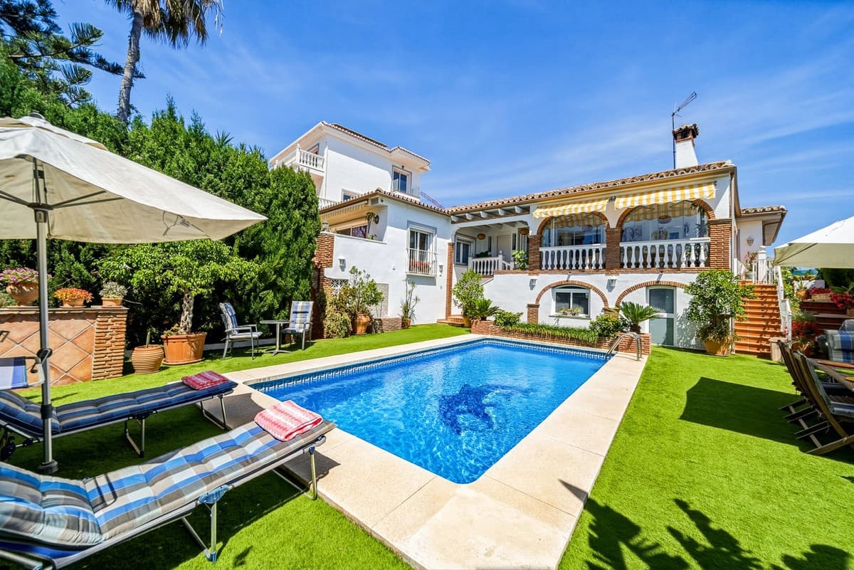 Detached Villa in El Chaparral — photo 1 of 10